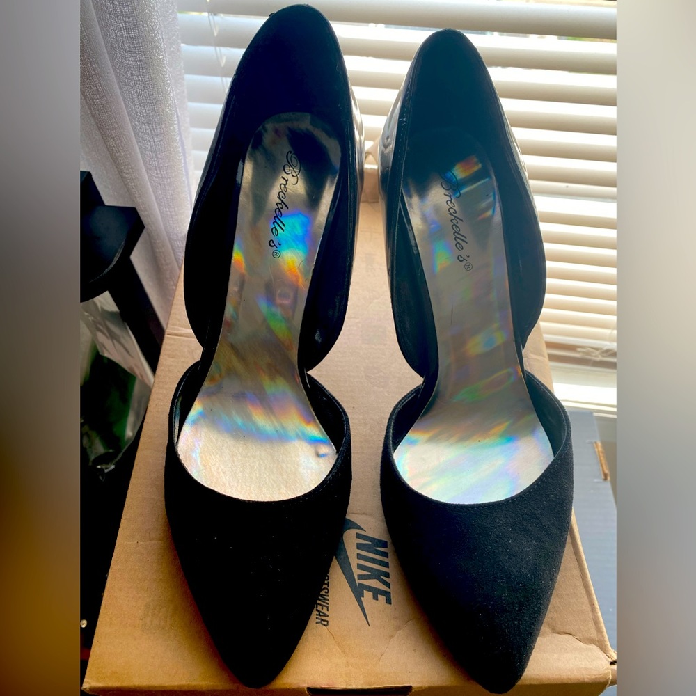 Breckelles Pointed Toe Heels